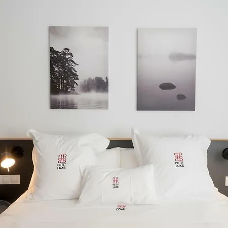 Petit Luxe Egara Appartement Terrassa Buitenkant foto